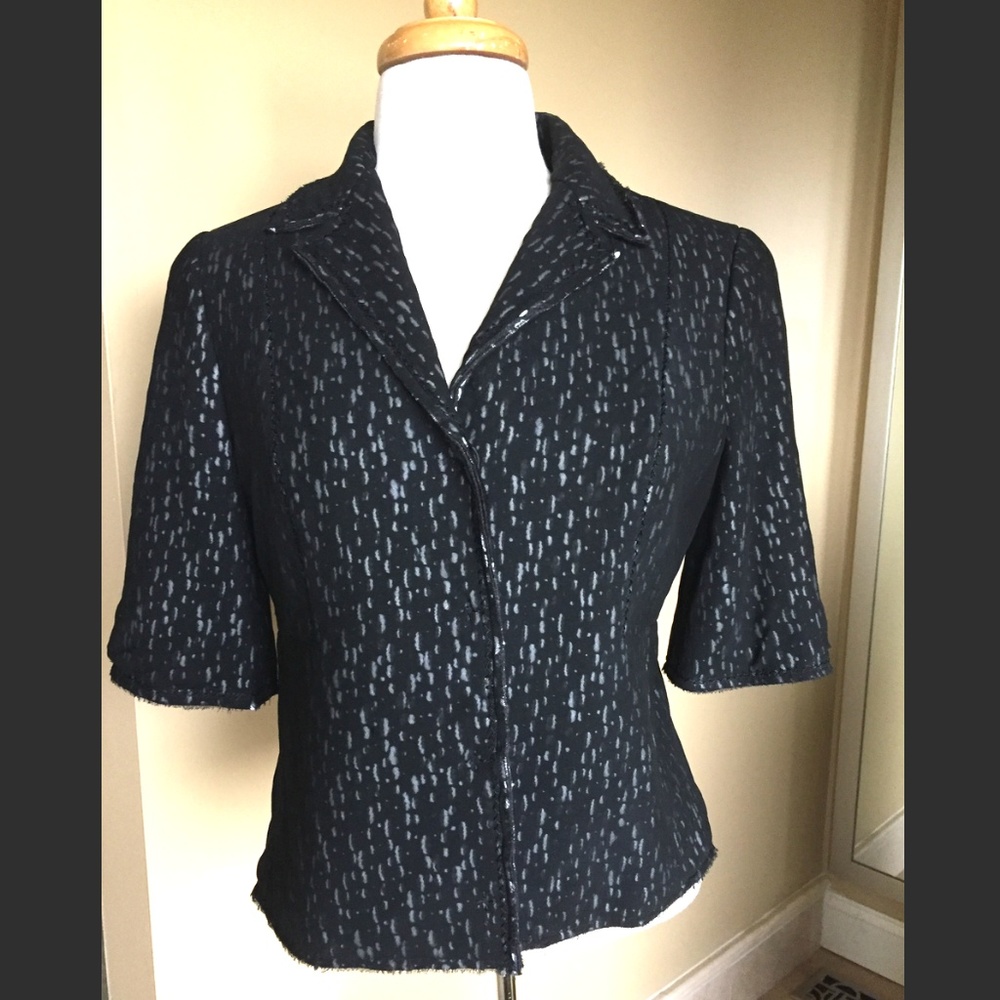 Elie Tahari Short Blazer